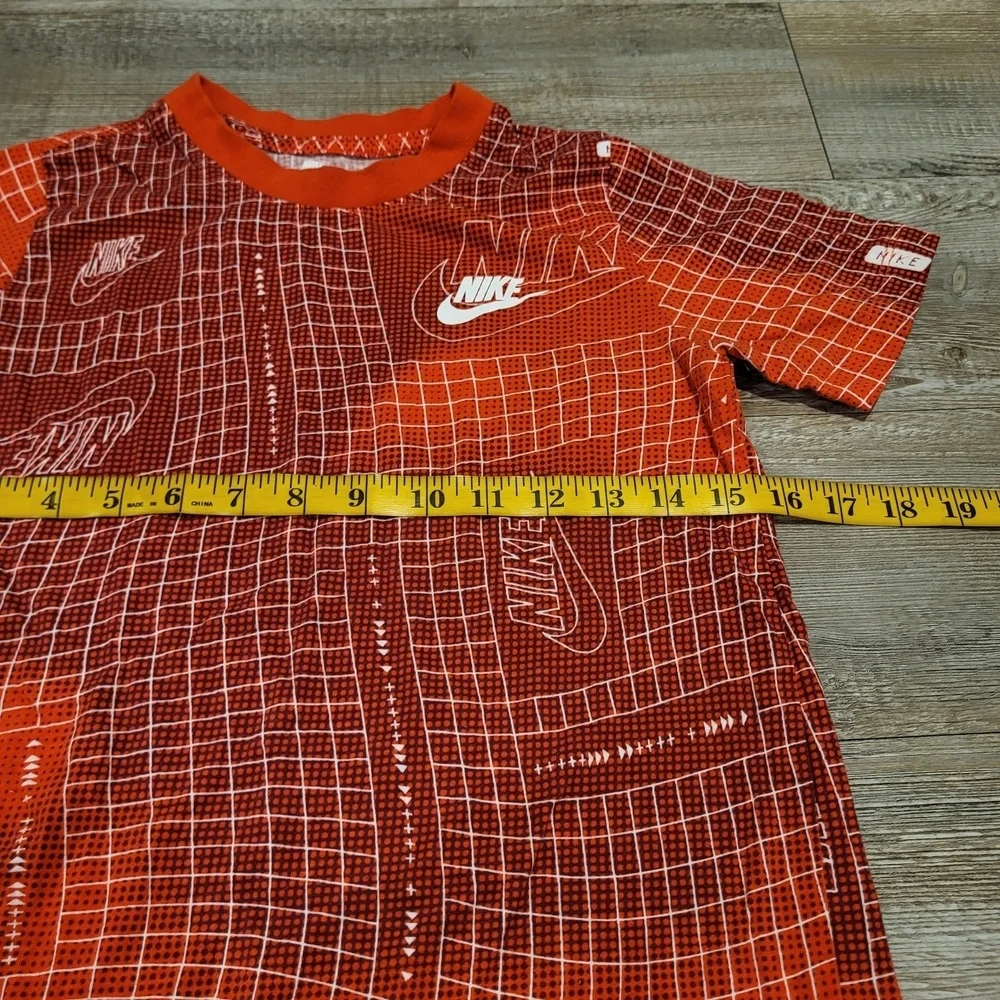 Nike The Nike Tee Youth Boys Graphic Short Sleeve Tee Shirt Size Small Red